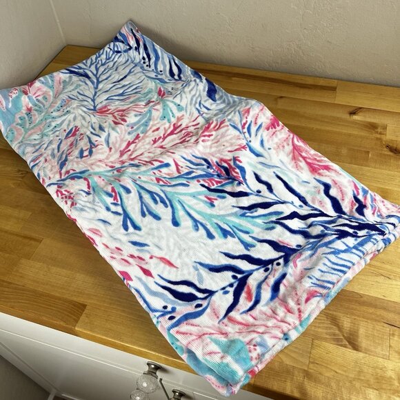 Lilly Pulitzer Towel Backpack Kaleidoscope Coral Beach Pool Vacation Pink Blue - Picture 4 of 8